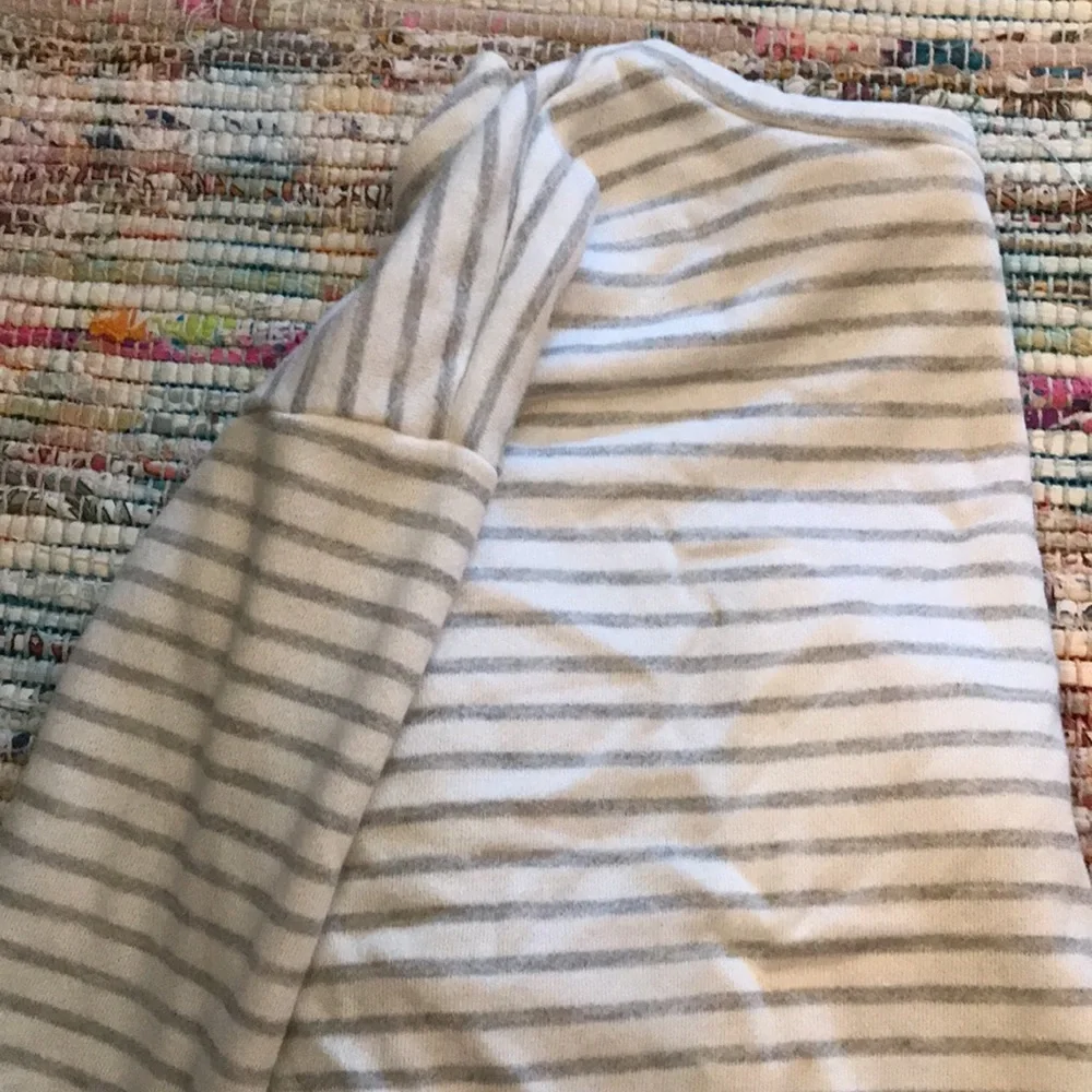 Sweater - Picture 4 of 4